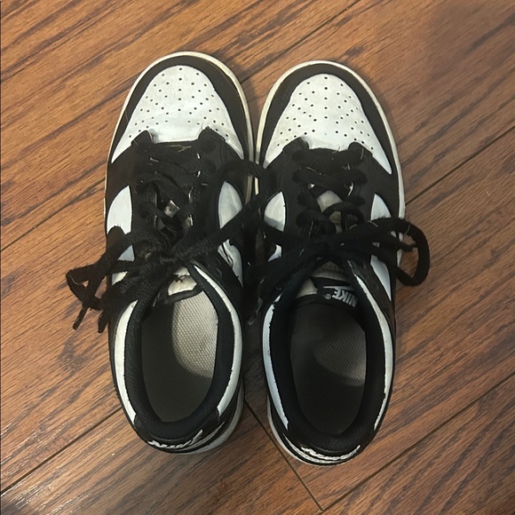 Big kids Nike Pandas. Size 3.5. Used. - Picture 4 of 4